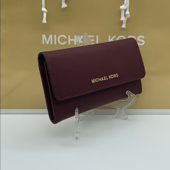 MICHAEL KORS JET SET TRAVEL LG TRIFOLD MERLOT - Picture 4 of 16
